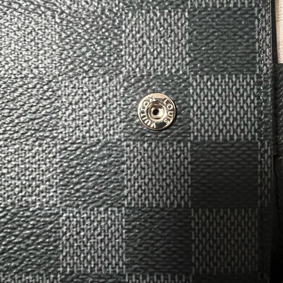 Louis Vuitton MM Graphite Agenda - Picture 3 of 12